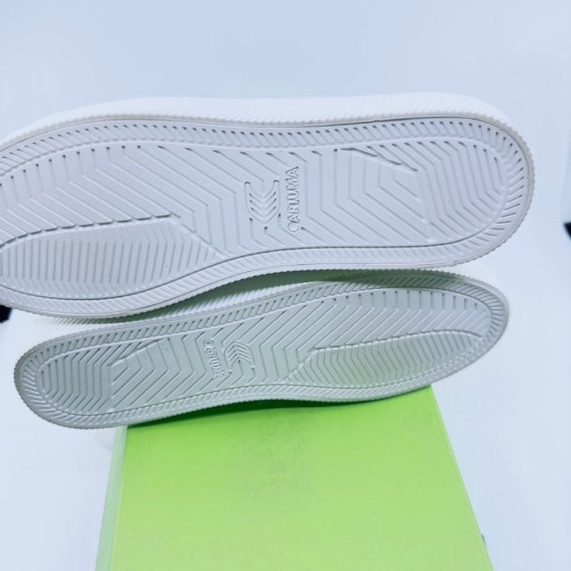 Cariuma Shoes OCA Low Canvas Sneaker Skateboard Lace Top Off-White Mens 8.5