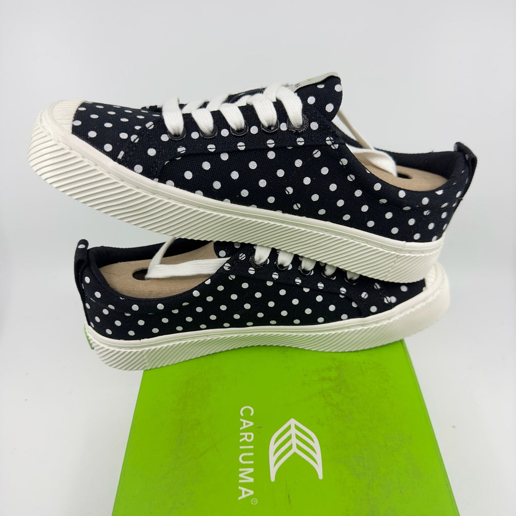 Cariuma Unisex Oca Low Canvas Sneaker Shoes Black White Polka Dots Size 4.5/6