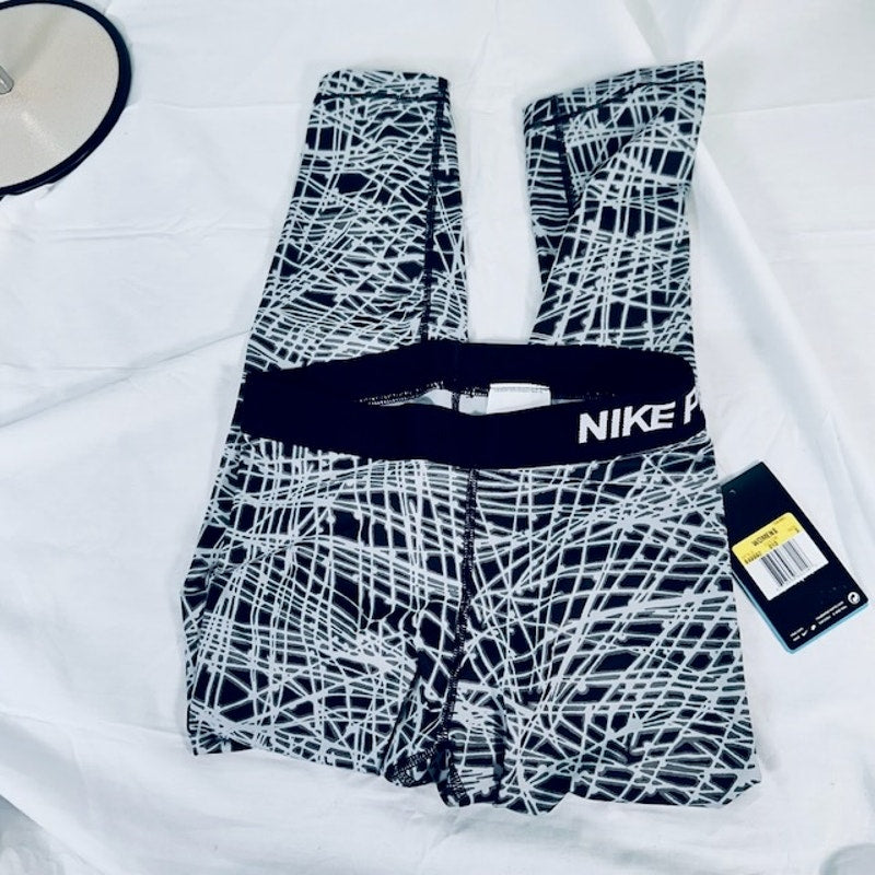 NWT Nike PRO HYPERCOOL Capri Leggings Yoga Stretch Abstract Pattern Women Small