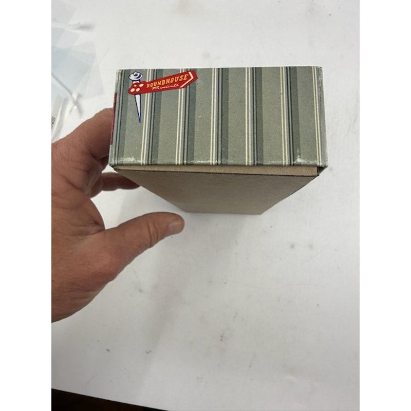 Roundhouse HO Scale Kit# 1221 Western Pacific 50' Plug Door Box Car