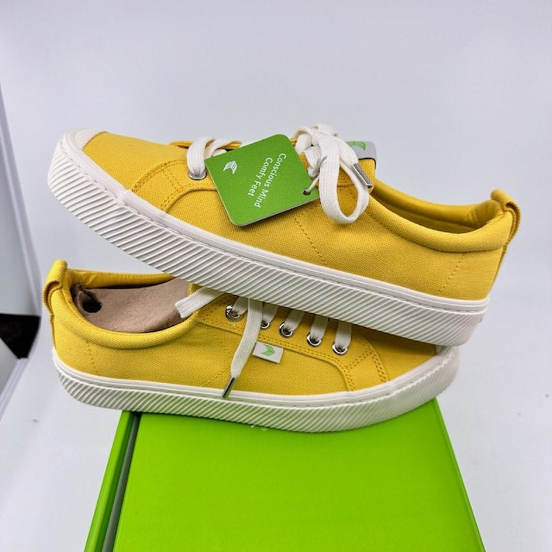 Cariuma OCA Low Top Canvas Sneakers Shoes Round Toe Yellow Unisex Size W8 M6.5