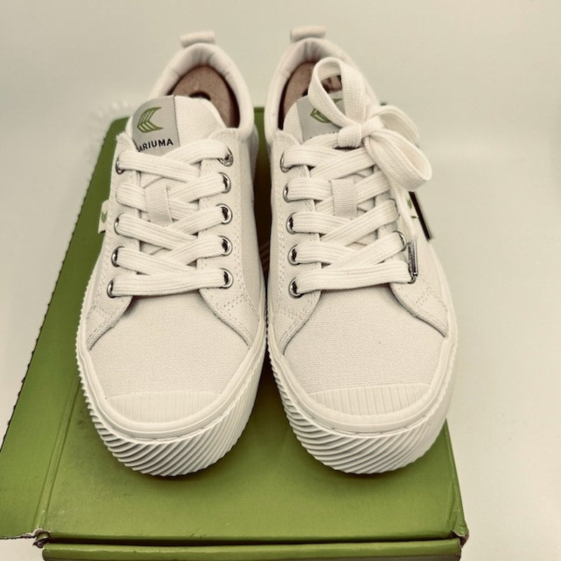 Cariuma Oca Low Top Lace Up Organic Canvas Sneakers Off White Unisex W6 M4.5