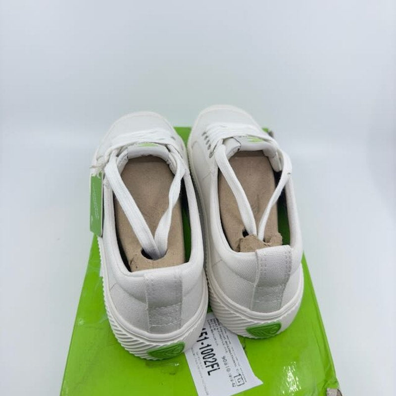 Cariuma Oca Low Top Lace Up Organic Canvas Sneakers Off White Unisex W5.5 M4