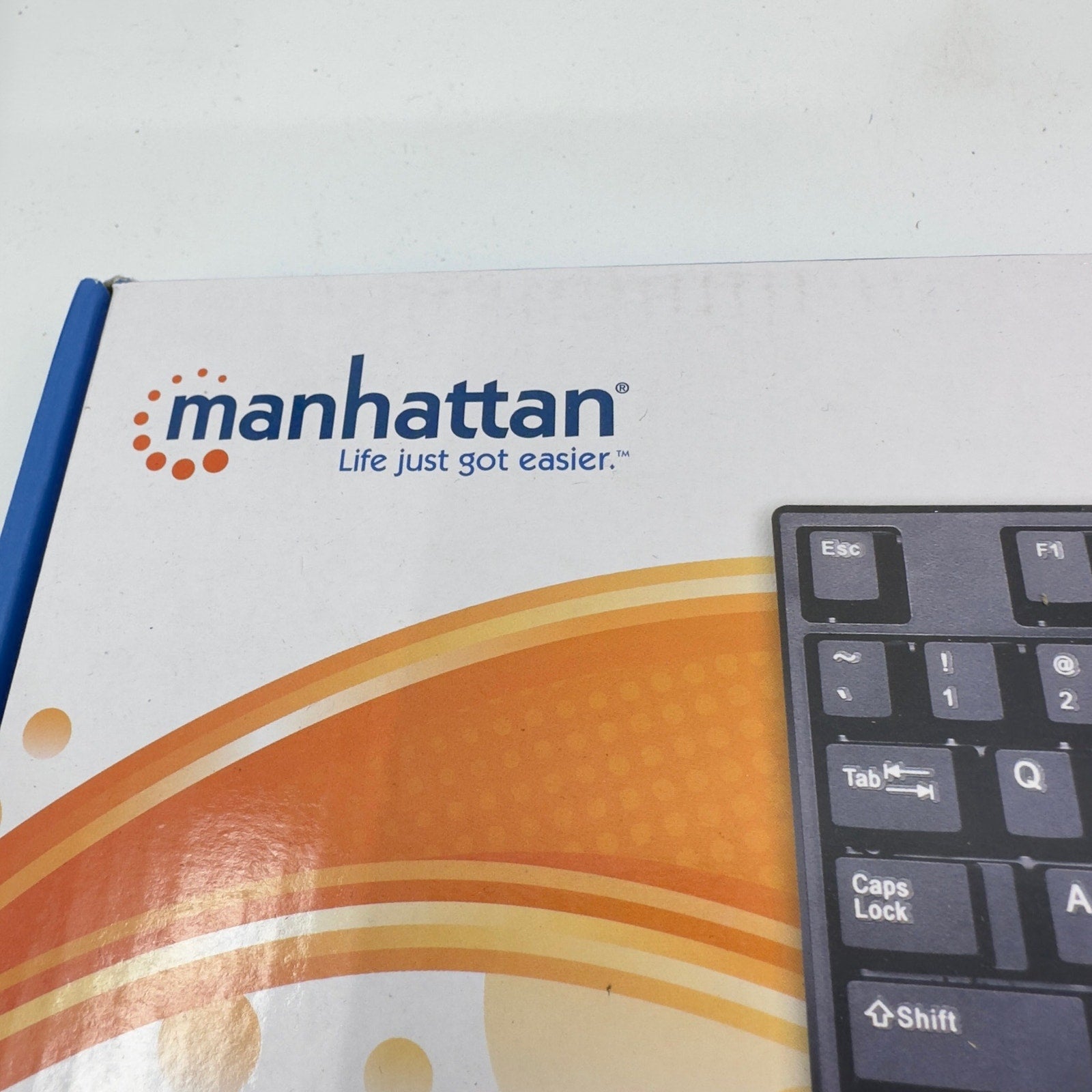 Manhattan Wired Computer Keyboard Full-Sized Basic Keyboard 104 Keys Black