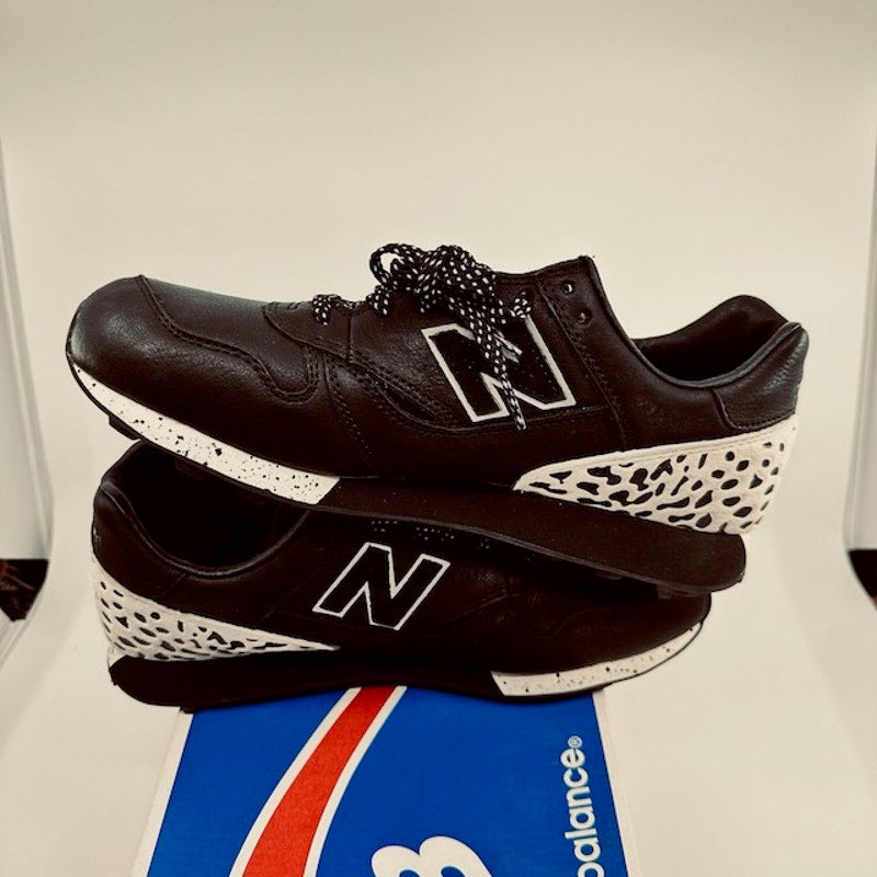 New Balance Undefeated x Trailbuster Unbalanced Sneakers Black White Mens Size 9