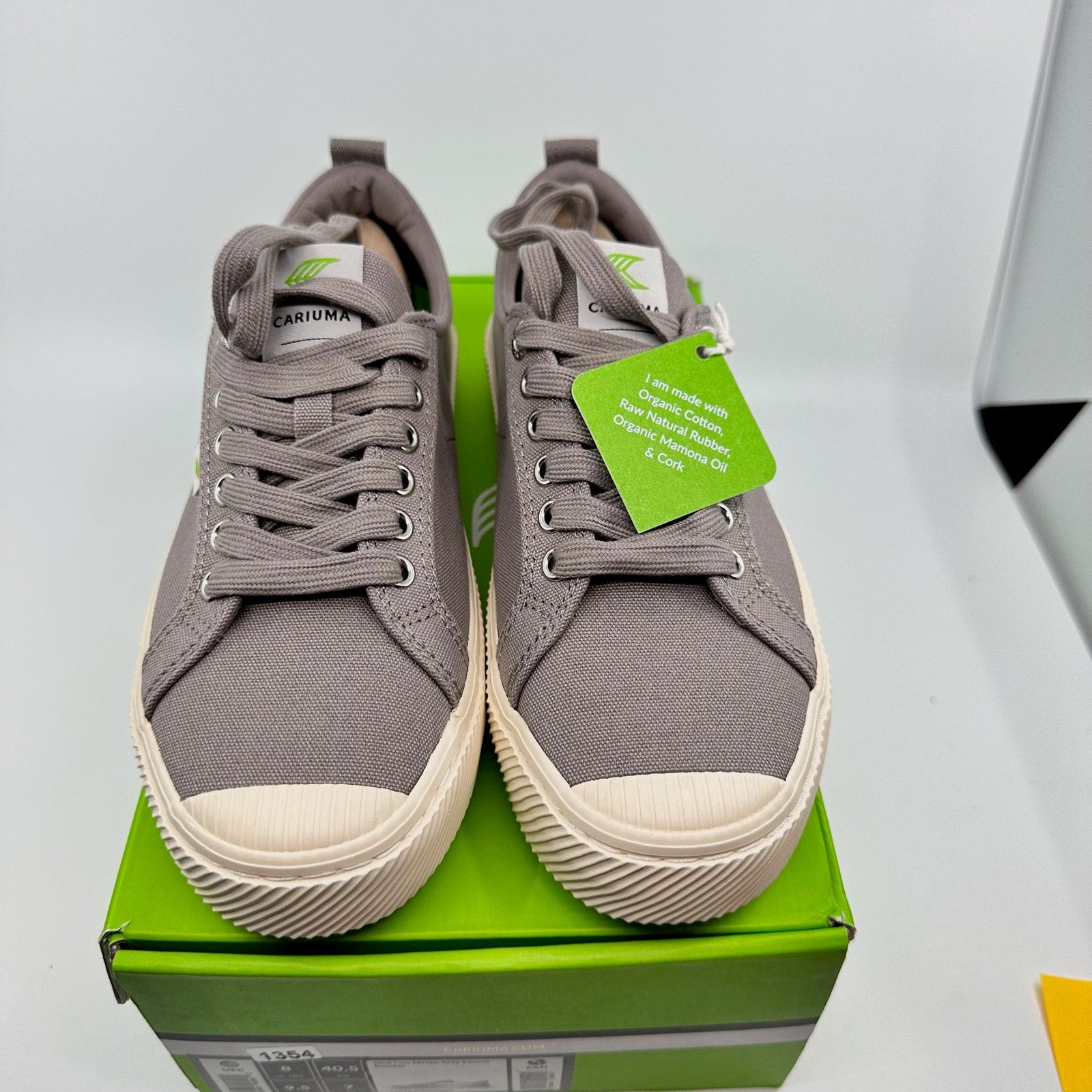 Cariuma Unisex Sneakers Oca Low Top Lace Up Organic Canvas Gray W9.5 M8 NIB