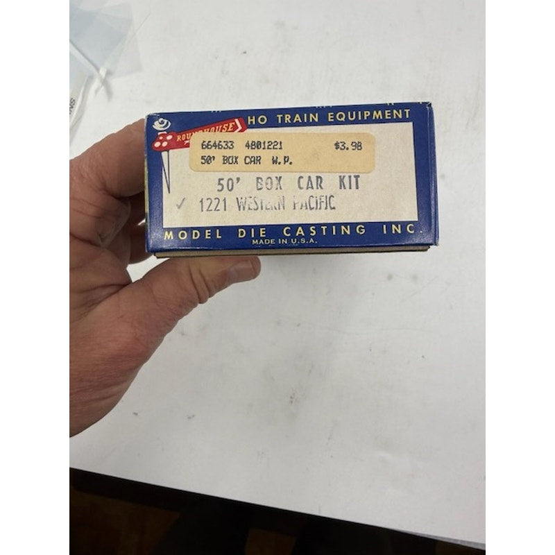 Roundhouse HO Scale Kit# 1221 Western Pacific 50' Plug Door Box Car