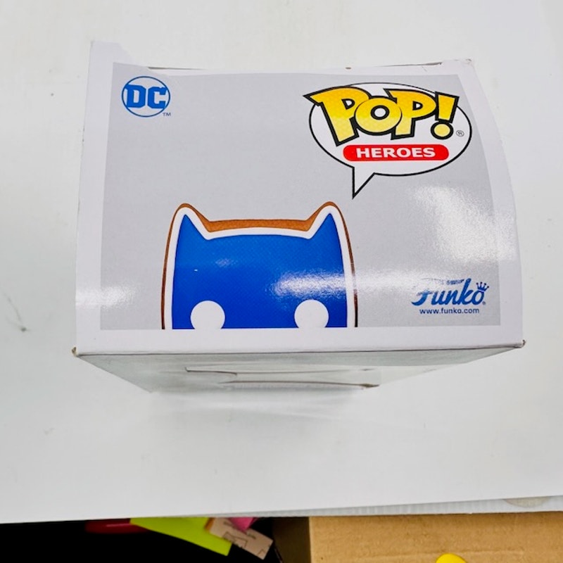 Funko POP Heroes DC Super Heroes Gingerbread Batman Vinyl Figure #444