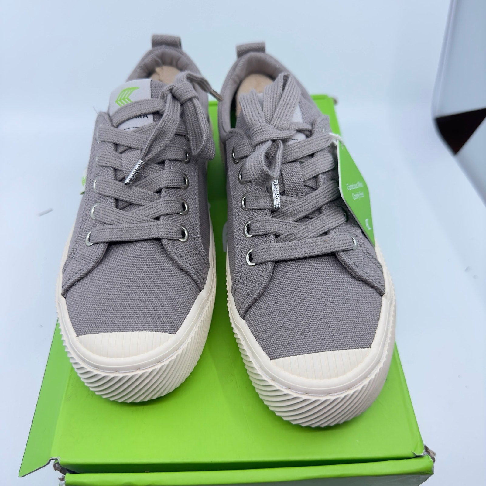 Cariuma Unisex Oca Low Sneaker Casual Shoes Lace-Up Mystic Grey Canvas Sz 4.5/6