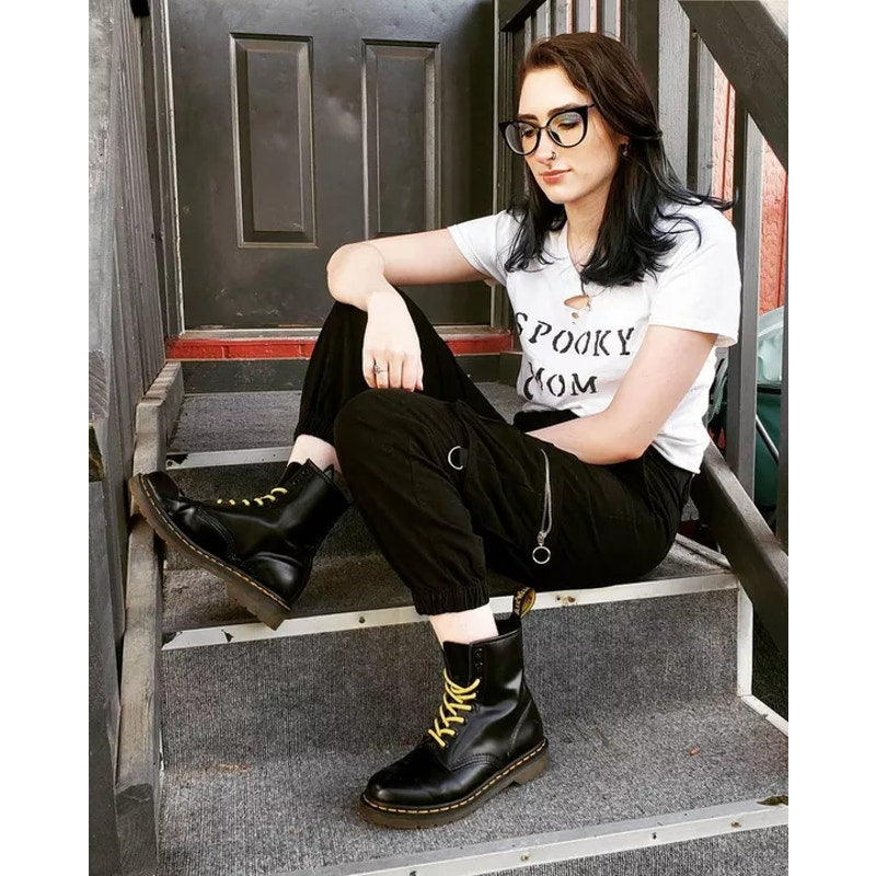 Dr. Martens 1460 Smooth Leather Lace-Up Boots 11821 Black Womens Size 5