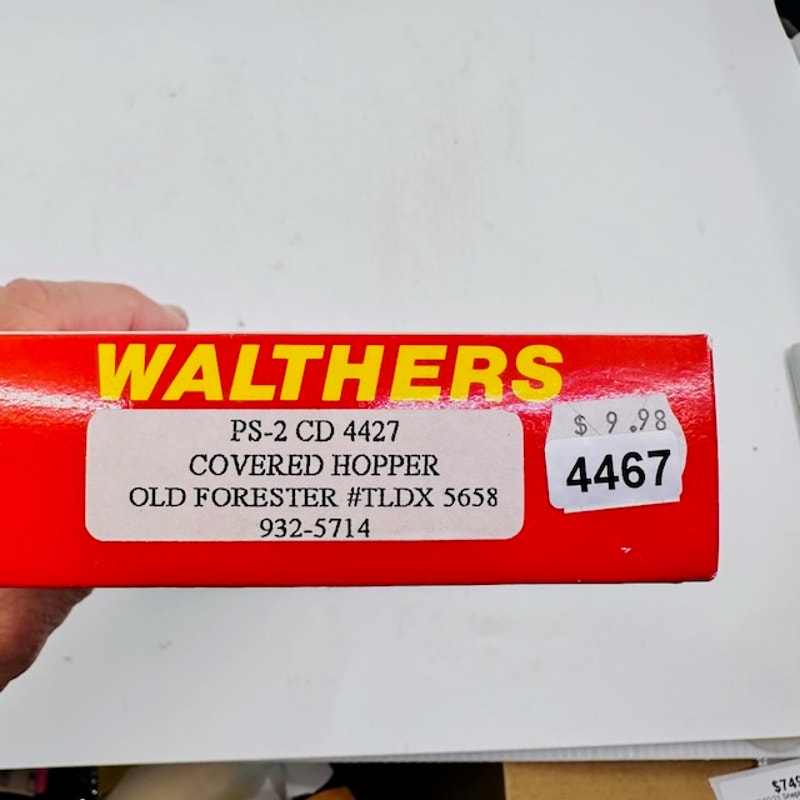 Walthers 932-3131 HO Train Car - 3 Pack