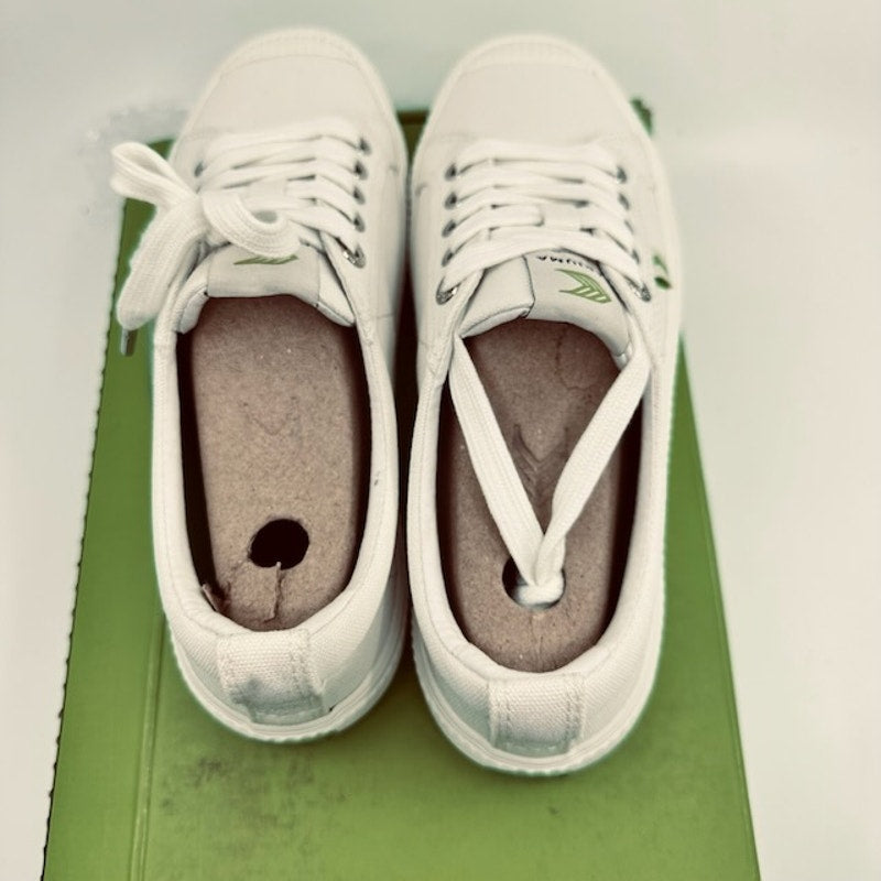 Cariuma Oca Low Top Lace Up Organic Canvas Sneakers Off White Unisex W6 M4.5