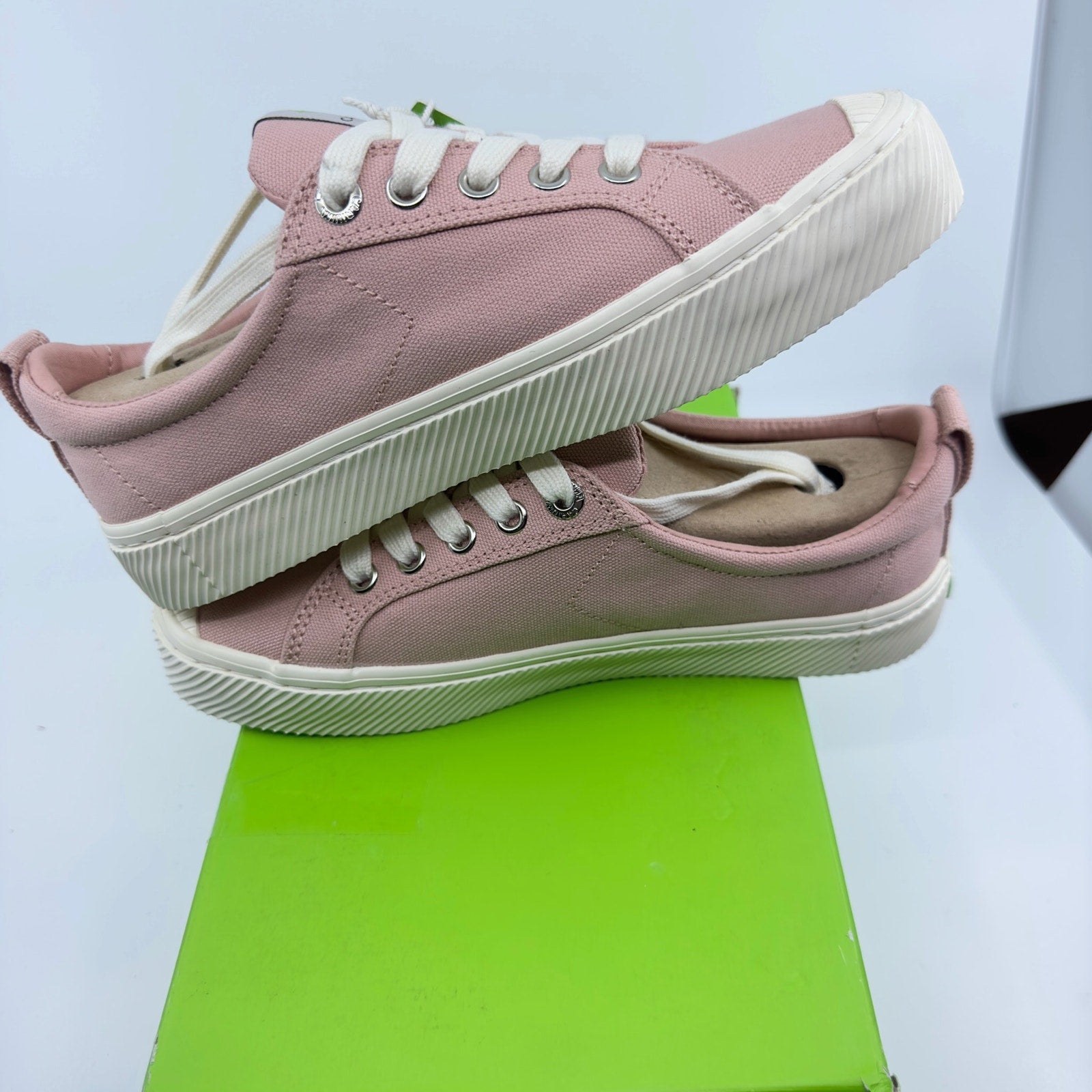 Cariuma Unisex Oca Low Canvas Sneaker Casual Shoes Lace-Up Rose Pink Size 5/6.5