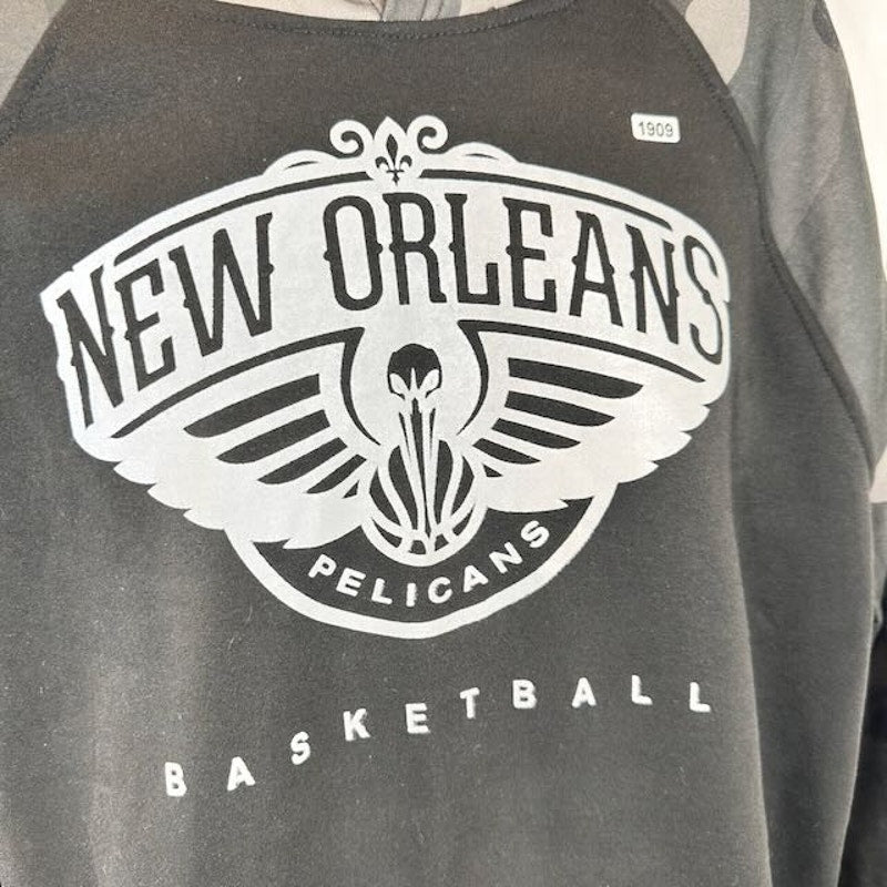 NBA New Orleans Pelicans Hoodie Regular Fit Raglan Camo Sleeve Black Mens Size L