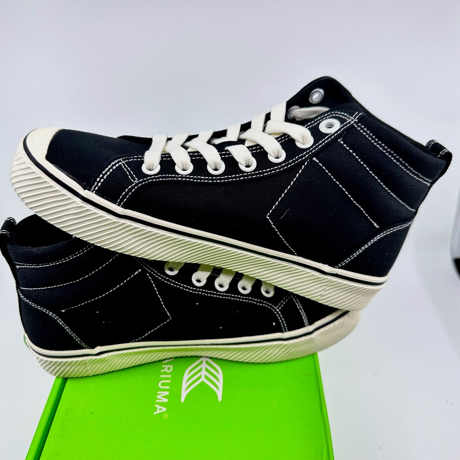 Cariuma Unisex Sneaker Oca High Contrast Stripe Organic Canvas Black W6 M4.5 NIB