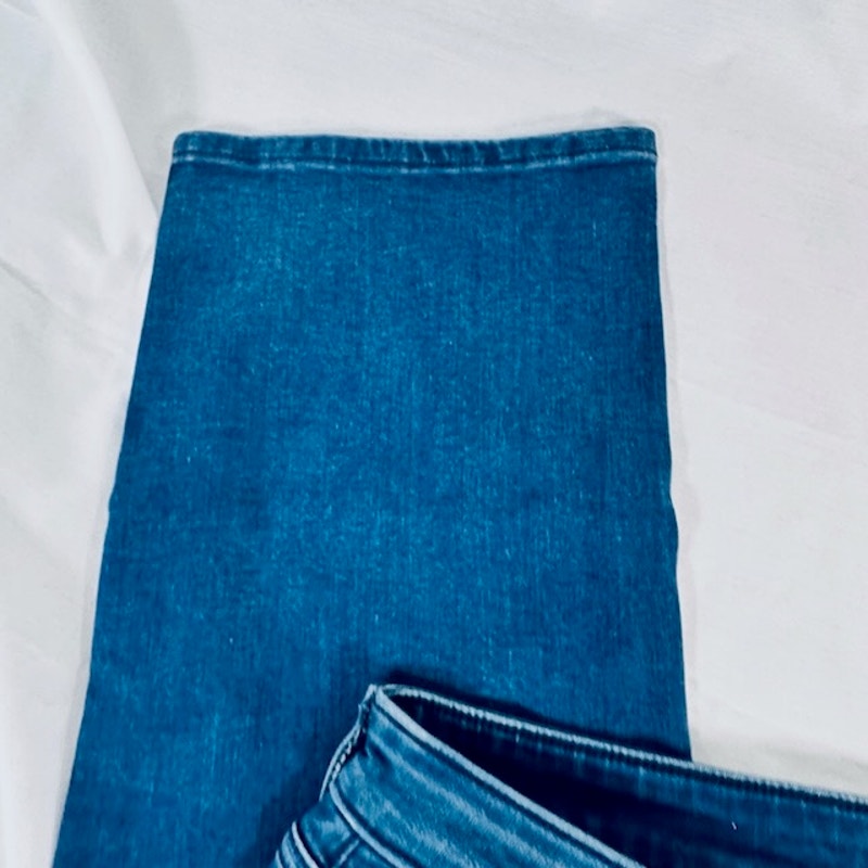 NYDJ Crop Jeans Lift Tuck Technology Pockets Denim Medium Wash Womens Size 8