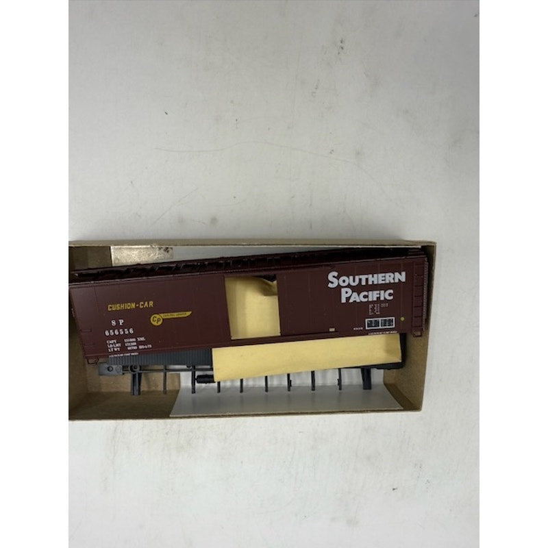 Athearn HO 123 Southern Pacific #656556 50’ Single Door Box Car Miniature