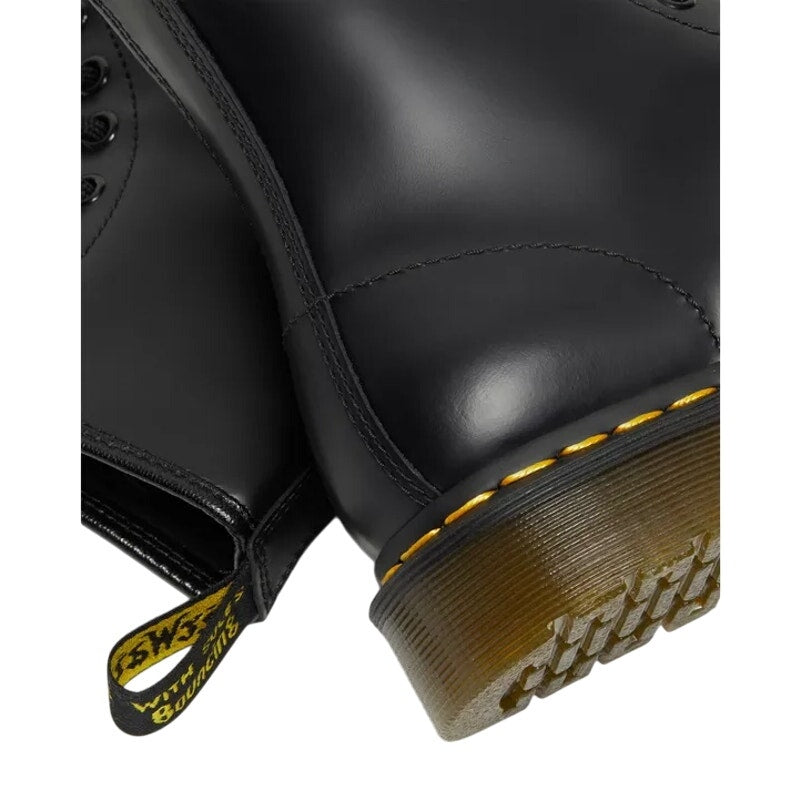 Dr. Martens 1460 Smooth Leather Lace-Up Boots 11821 Black Womens Size 5
