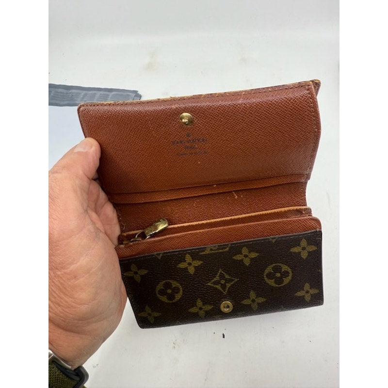 Louis Vuitton LV Monogram Canvas Leather Wallet Snap Closure Brown Womens