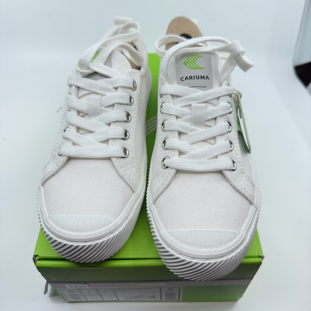 Cariuma Unisex Oca Low Canvas Sneaker Casual Shoes Lace-Up Off-White Size 4.5/6