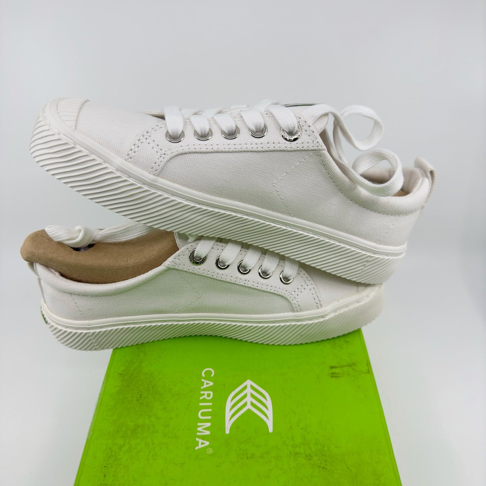 Cariuma Unisex Oca Low Canvas Sneaker Casual Shoes Lace-Up Off-White Size 4/5.5