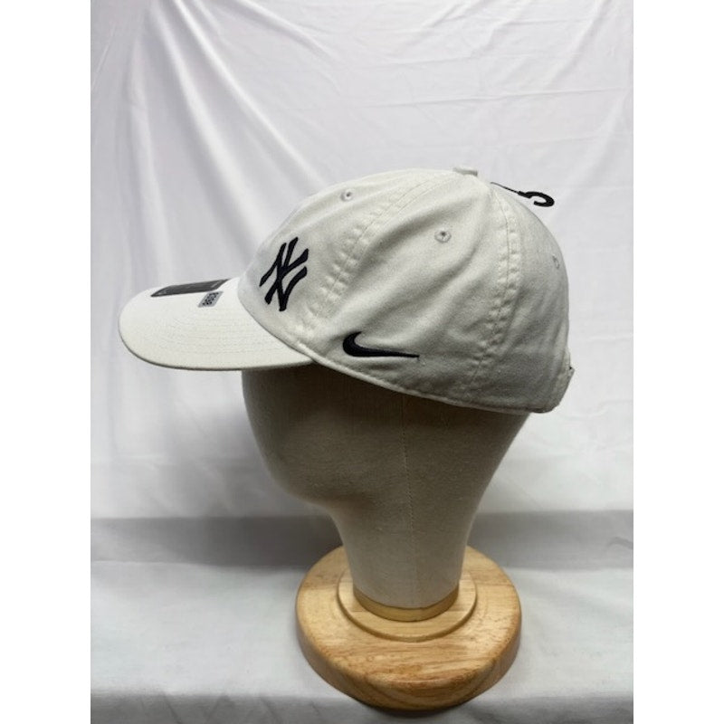 Nike New York Yankees Heritage86 Dri-FIT MLB Baseball Cap White Womens OS