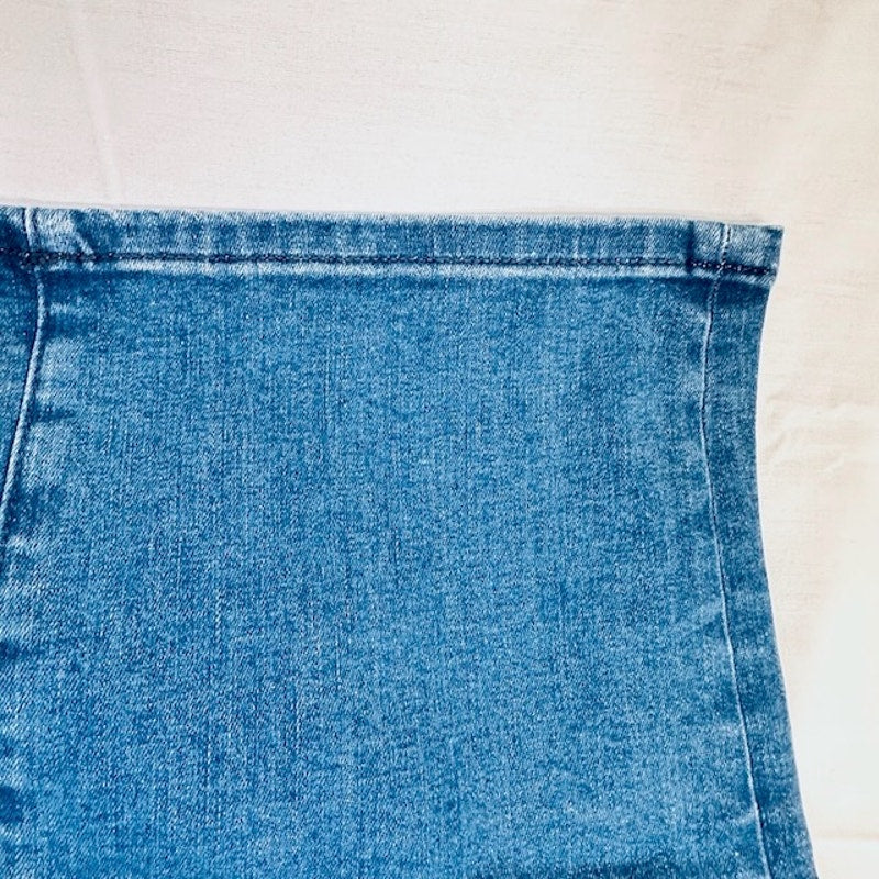 NYDJ Crop Jeans Lift Tuck Technology Pockets Denim Medium Wash Womens Size 8
