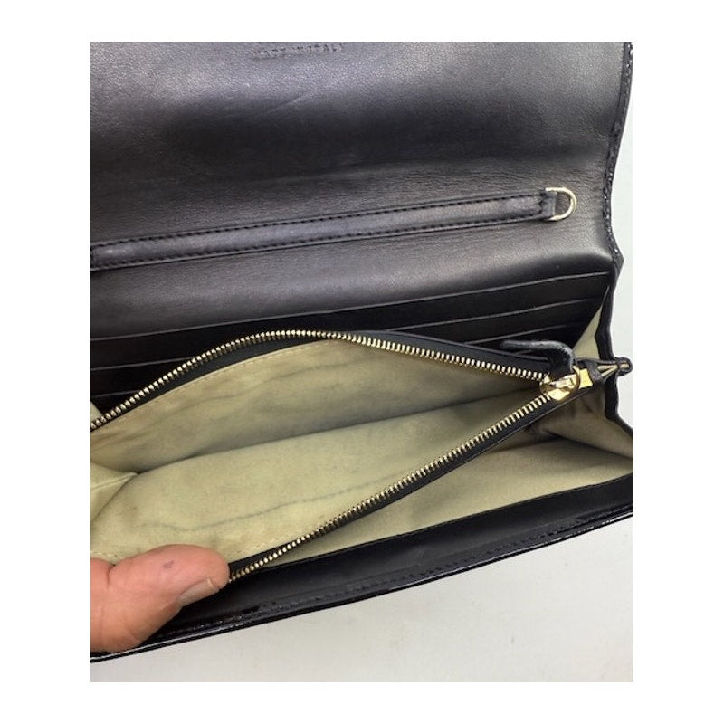Versace Bifold Clutch Long Wallet Snap Closure Patent Leather Black Womens