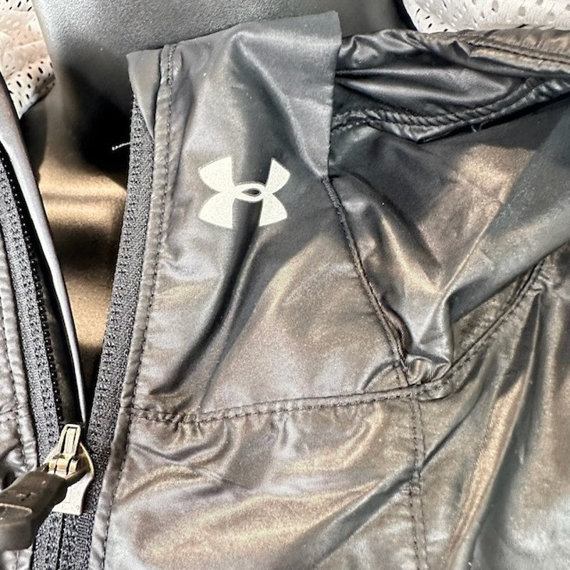 Under Armour Run True Vest Full Zip Hooded Windbreaker Black Womens Size M