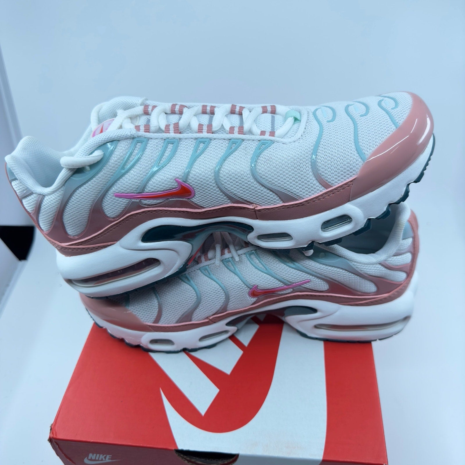 Nike Air Max Plus GS Youth Girls Sneakers White Siren Red Red Stardust Size 4.5Y