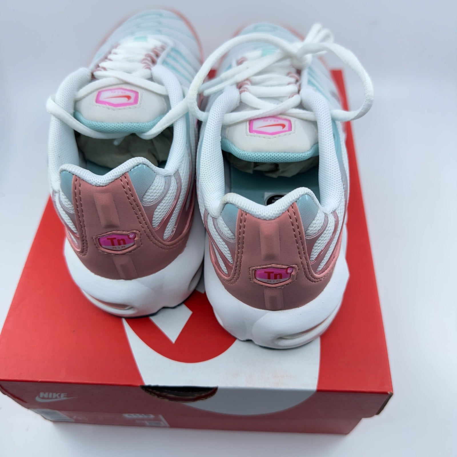 Nike Air Max Plus GS Youth Girls Sneakers White Siren Red Red Stardust Size 4.5Y