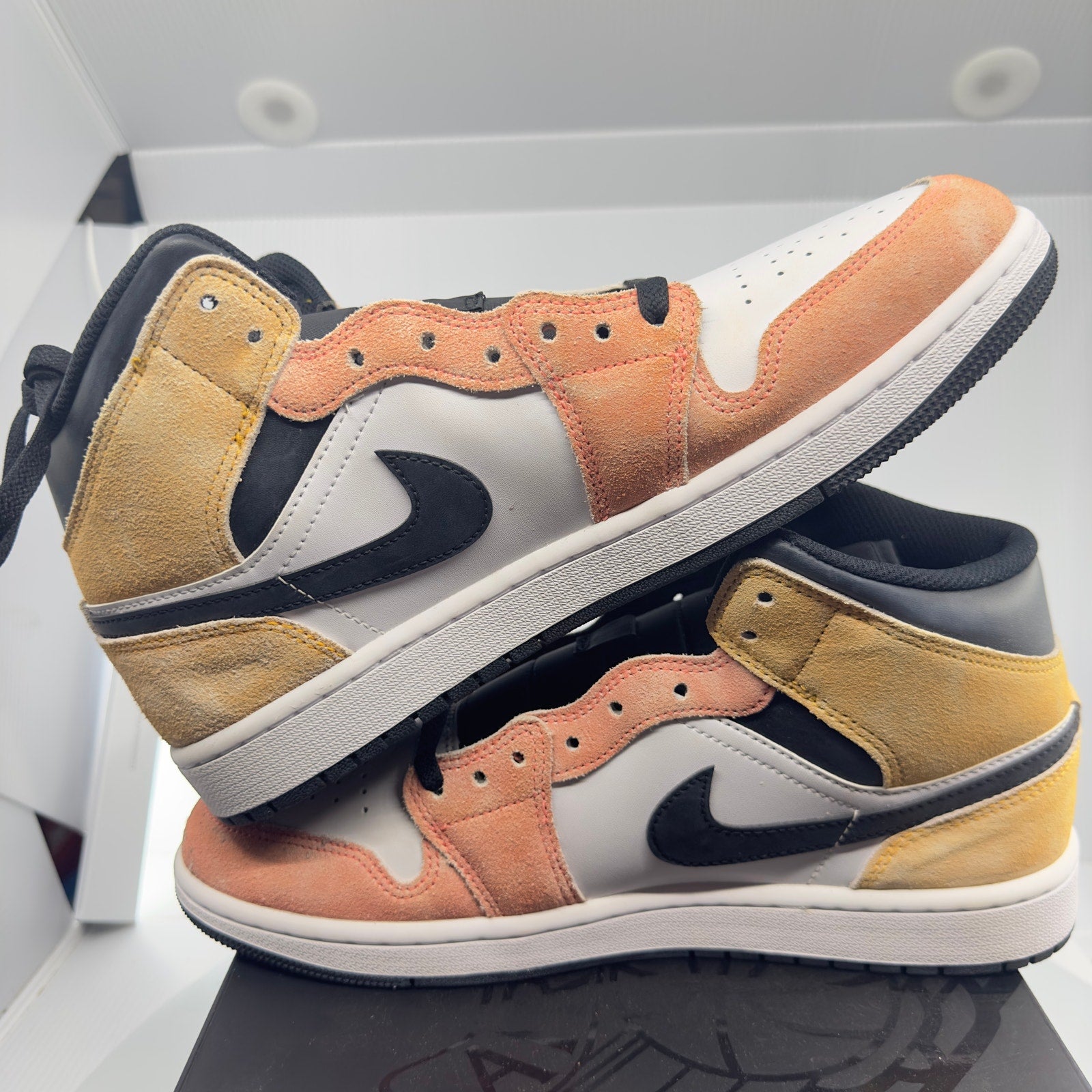 Air Jordan Mens 1 Mid Flight Club Sneaker Pink/ Orange/White Size 9.5 DX4332-800