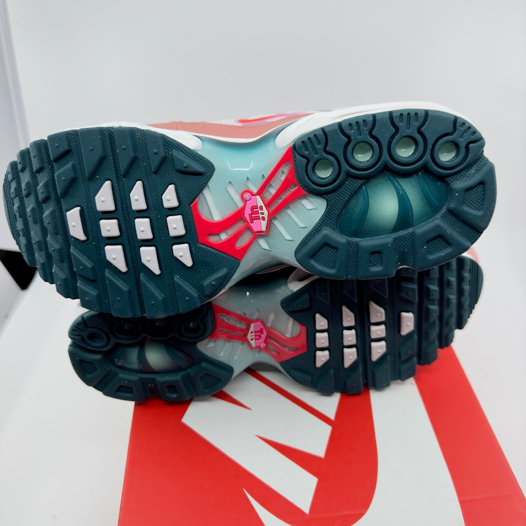 Nike Air Max Plus GS Youth Sneakers White Siren Red Red Stardust Size 4.5Y