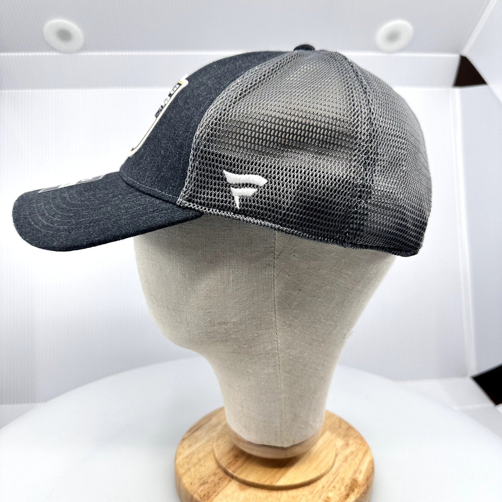 Fanatics Mens Cap Vegas Golden Knights Locker Room Stanley Cup Champions Gray OS
