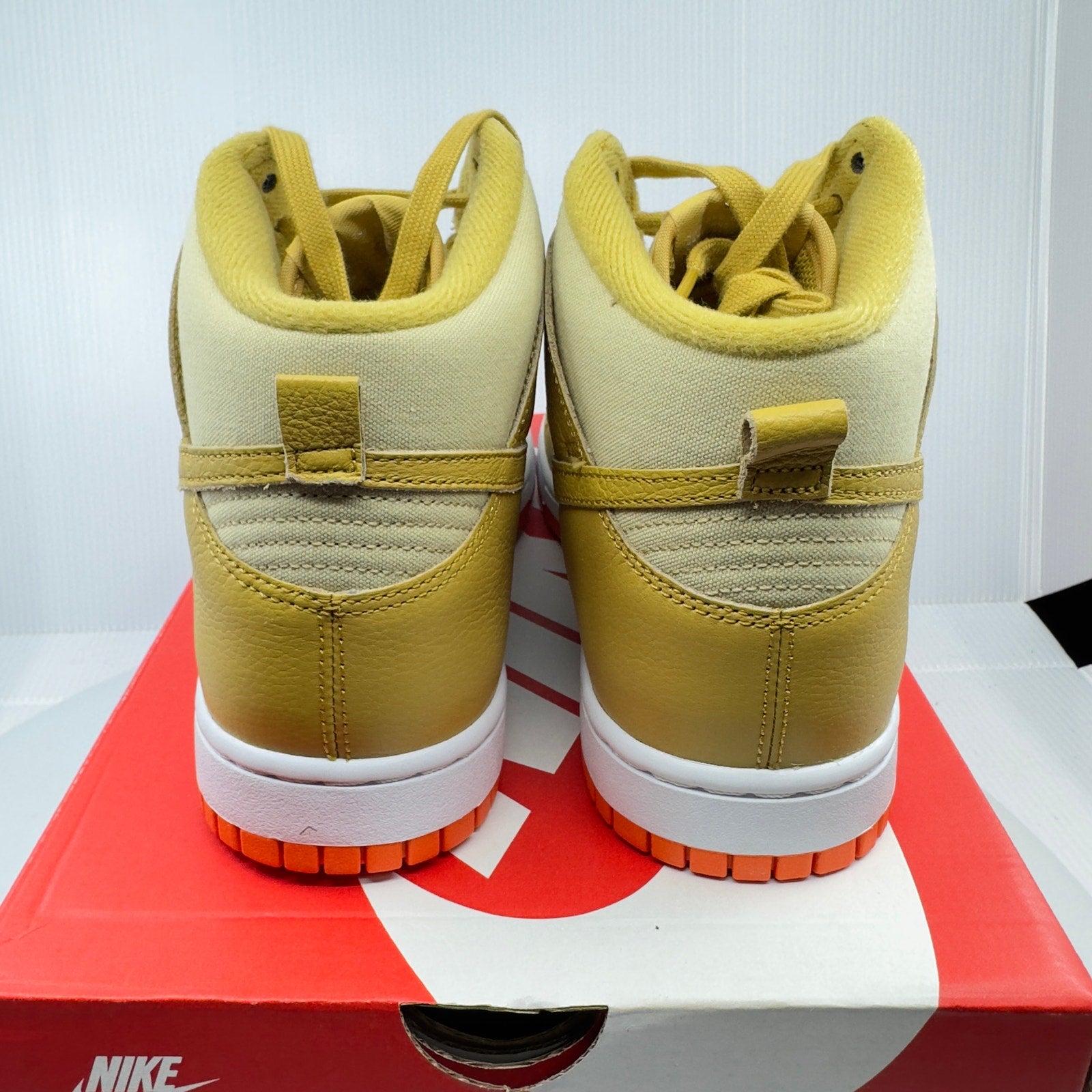 Nike Mens Dunk High Retro PRM Lace Up Sneaker Wheat Gold/Orange 9.5 DV7215-700