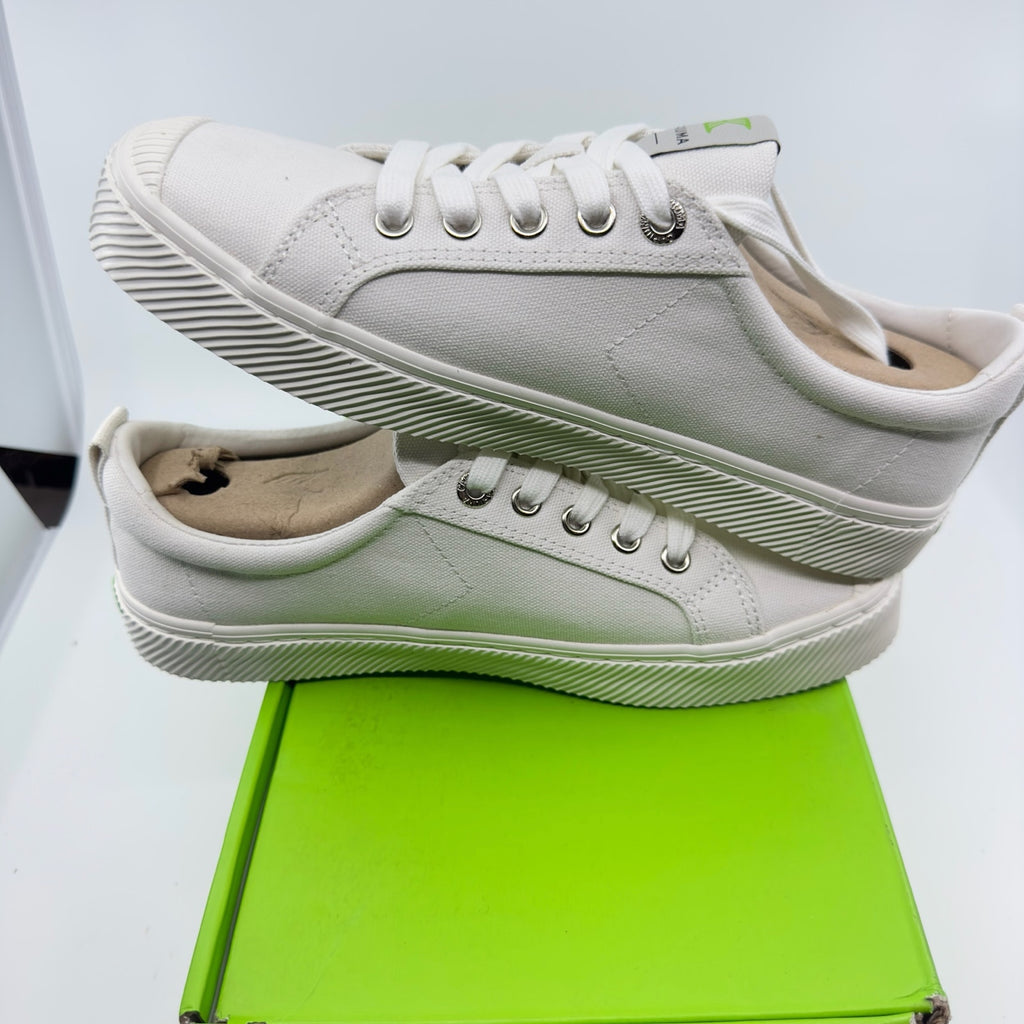 Cariuma Unisex Oca Low Canvas Sneaker Casual Shoes Lace-Up Off-White Size 7/8.5