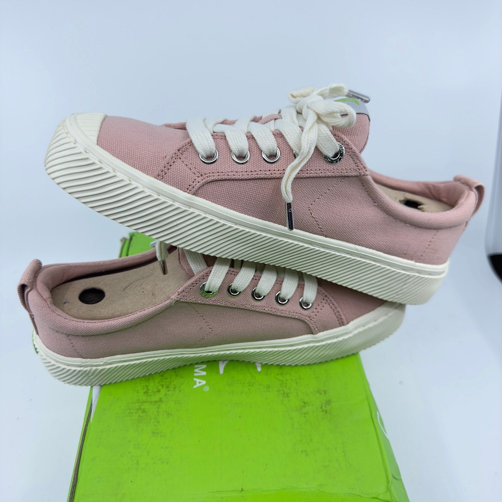 Cariuma Unisex Oca Low Canvas Sneaker Casual Shoes Lace-Up Rose Pink Size 5/6.5