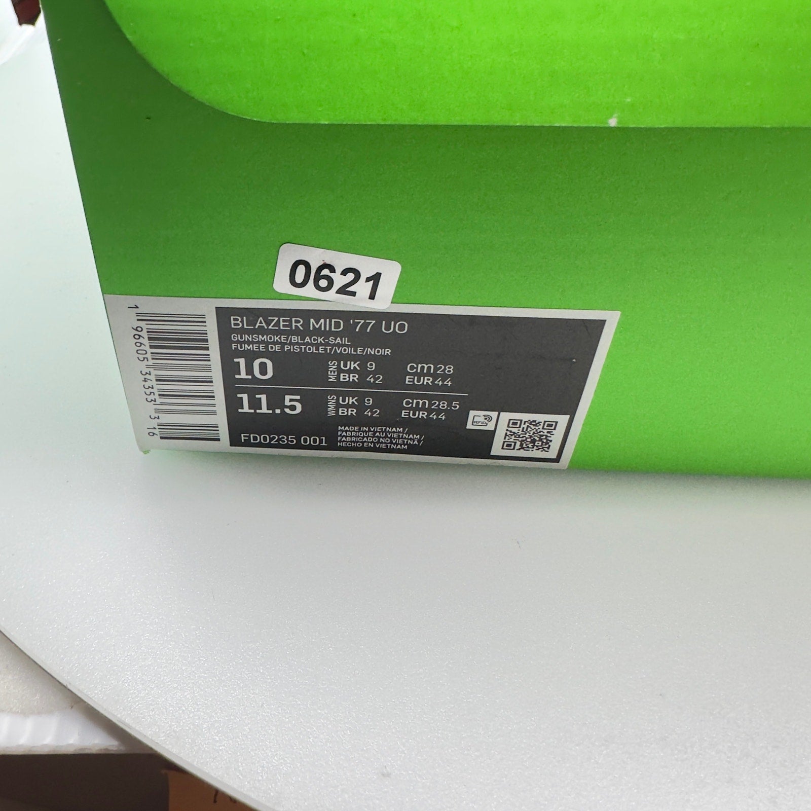 Nike Mens Blazer Mid 77 University of Oregon Football Sneaker Gray 10 FD0235 001