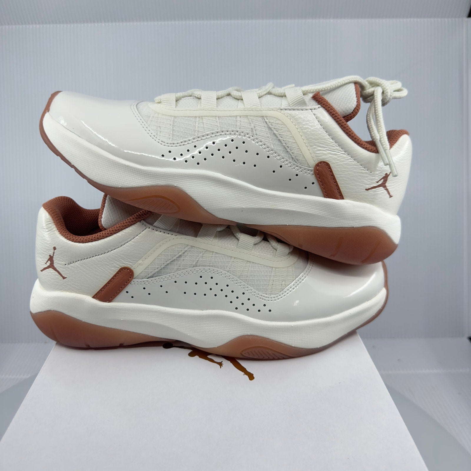 Nike Womens Air Jordan 11 CMFT Low DV2629-108 White Size 8 NIB