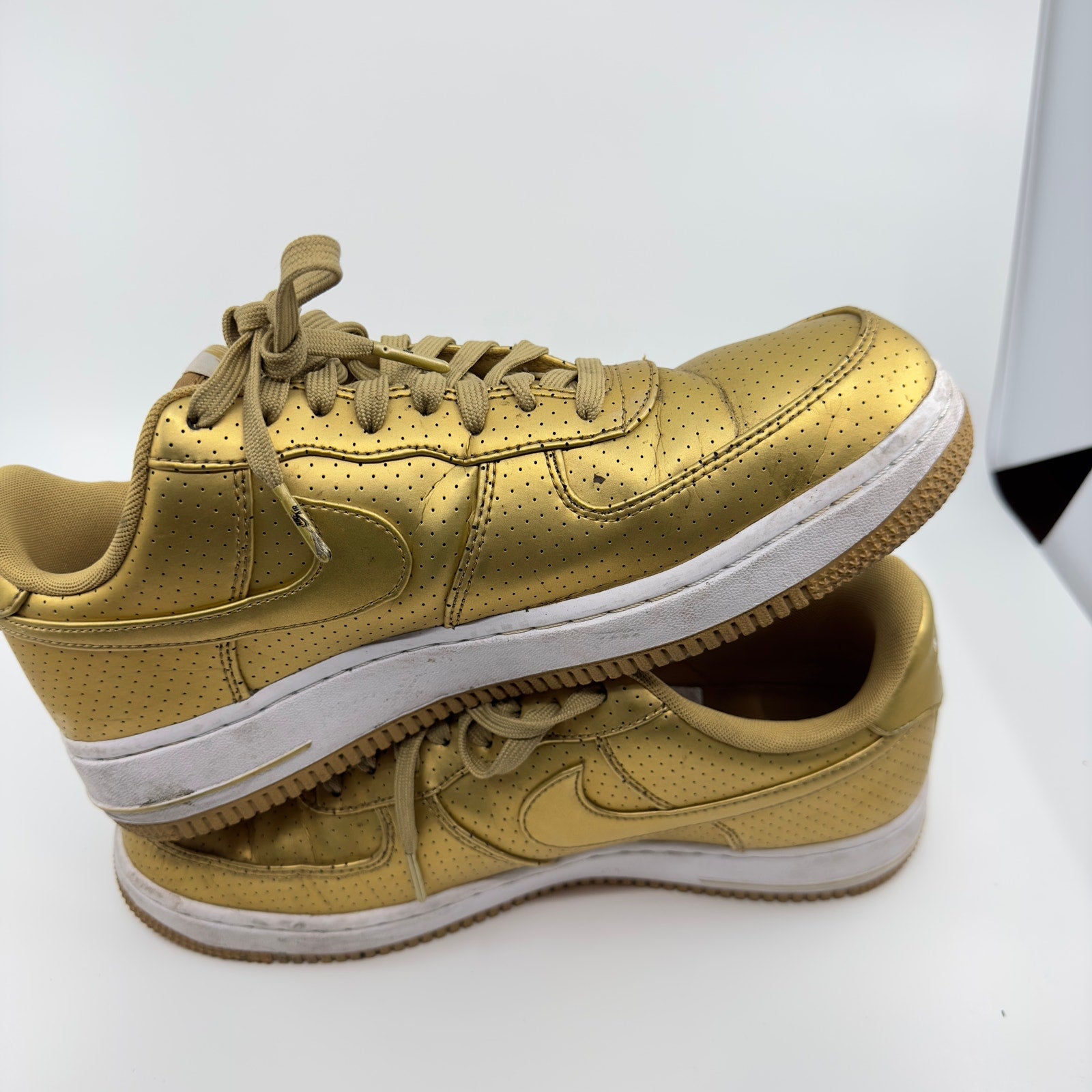 Nike Mens Sneakers Air Force 1 Low '07 LV8 718152-700 Lace Up Gold Size 10