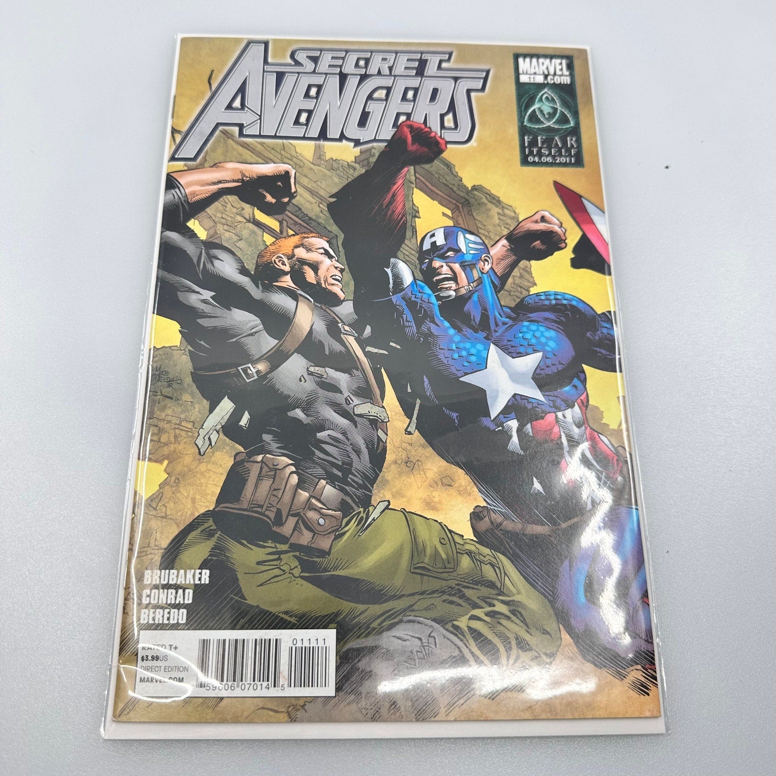 Secret Avengers #11 Ed Brubaker Captain America 2011 Marvel Comics