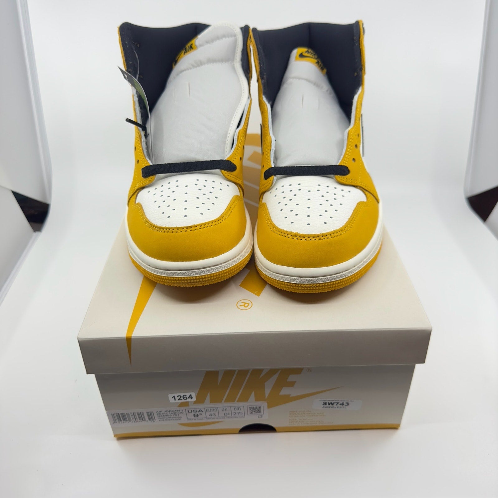 Nike Mens Air Jordan 1 Retro High OG Sneakers DZ5485 701 Yellow Ochre Size 9.5