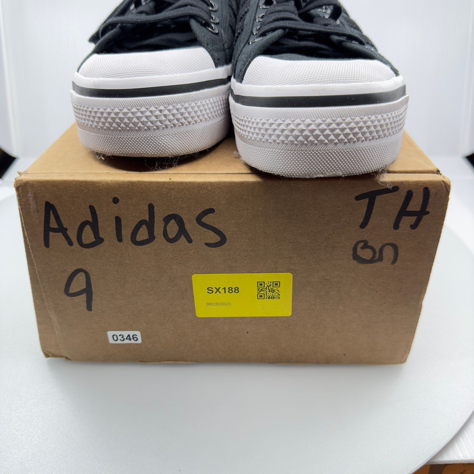 Adidas Womens NIZZA Sneakers Casual Shoes Lace-Up Low Top Black/White 9 EE5615