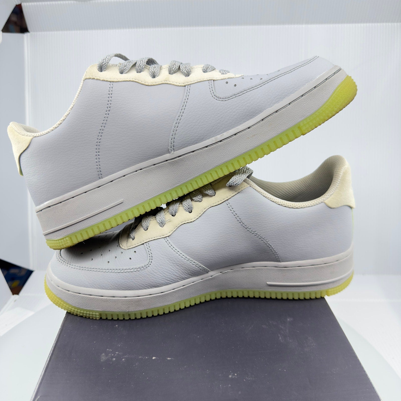 Nike Mens Air Force 1 07 LV8 3 Low Volt Sneakers Gray/Neon Green Size 9 CD0888-002
