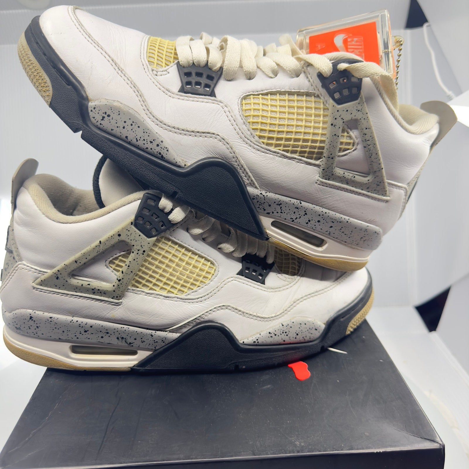 Nike Mens Air Jordan 4 Retro OG Basketball Shoes White/Black Size 9.5 840606-192