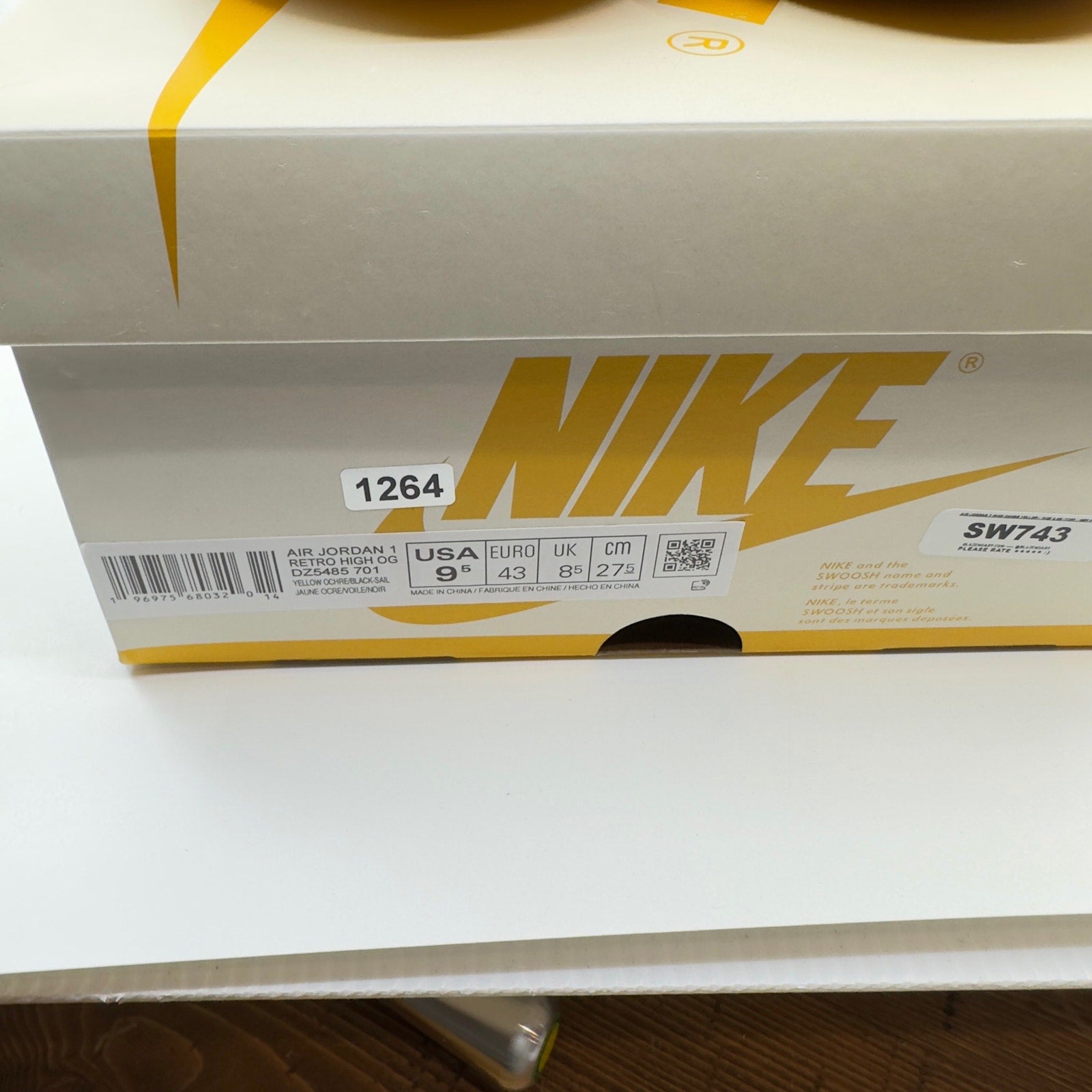 Nike Mens Air Jordan 1 Retro High OG Sneakers DZ5485 701 Yellow Ochre Size 9.5