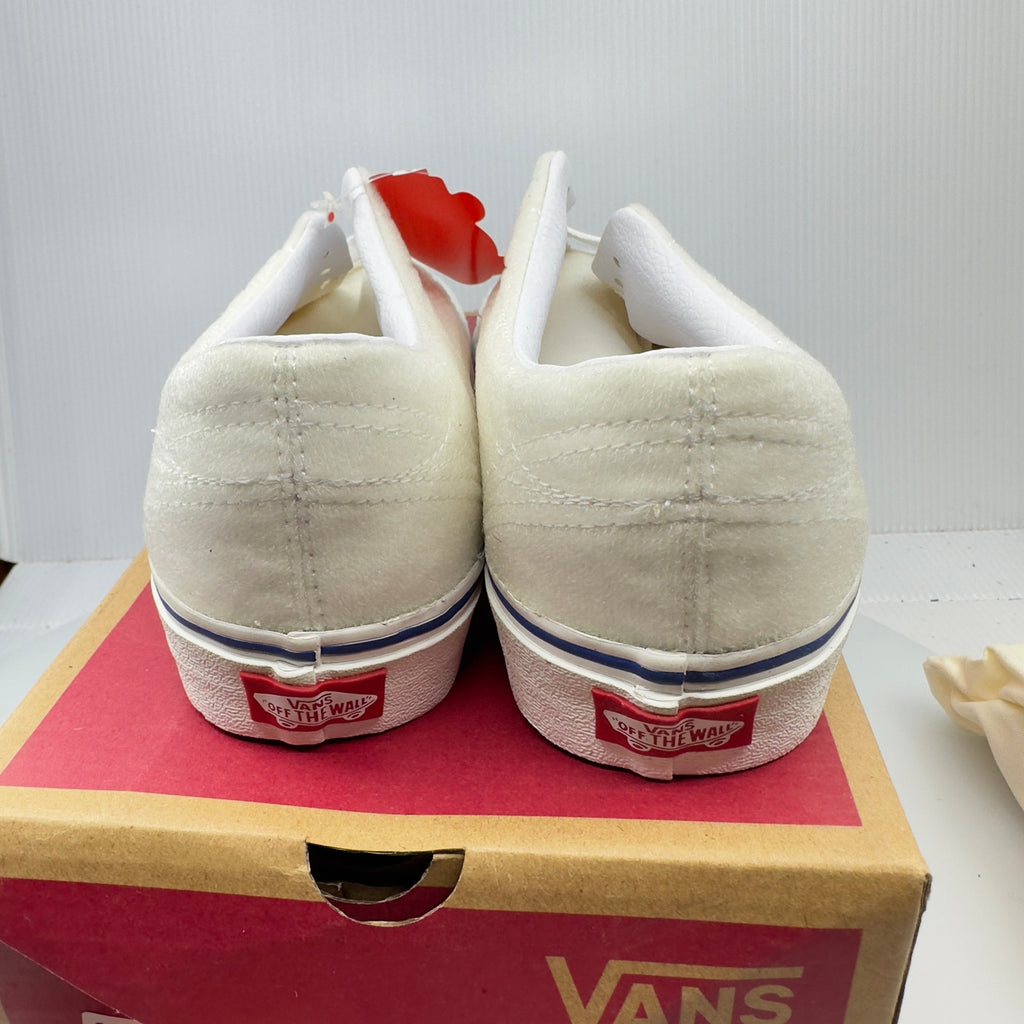 VANs Heritage DIY True Low Skateboarding Sneakers White/Blue 9.5 With Patches