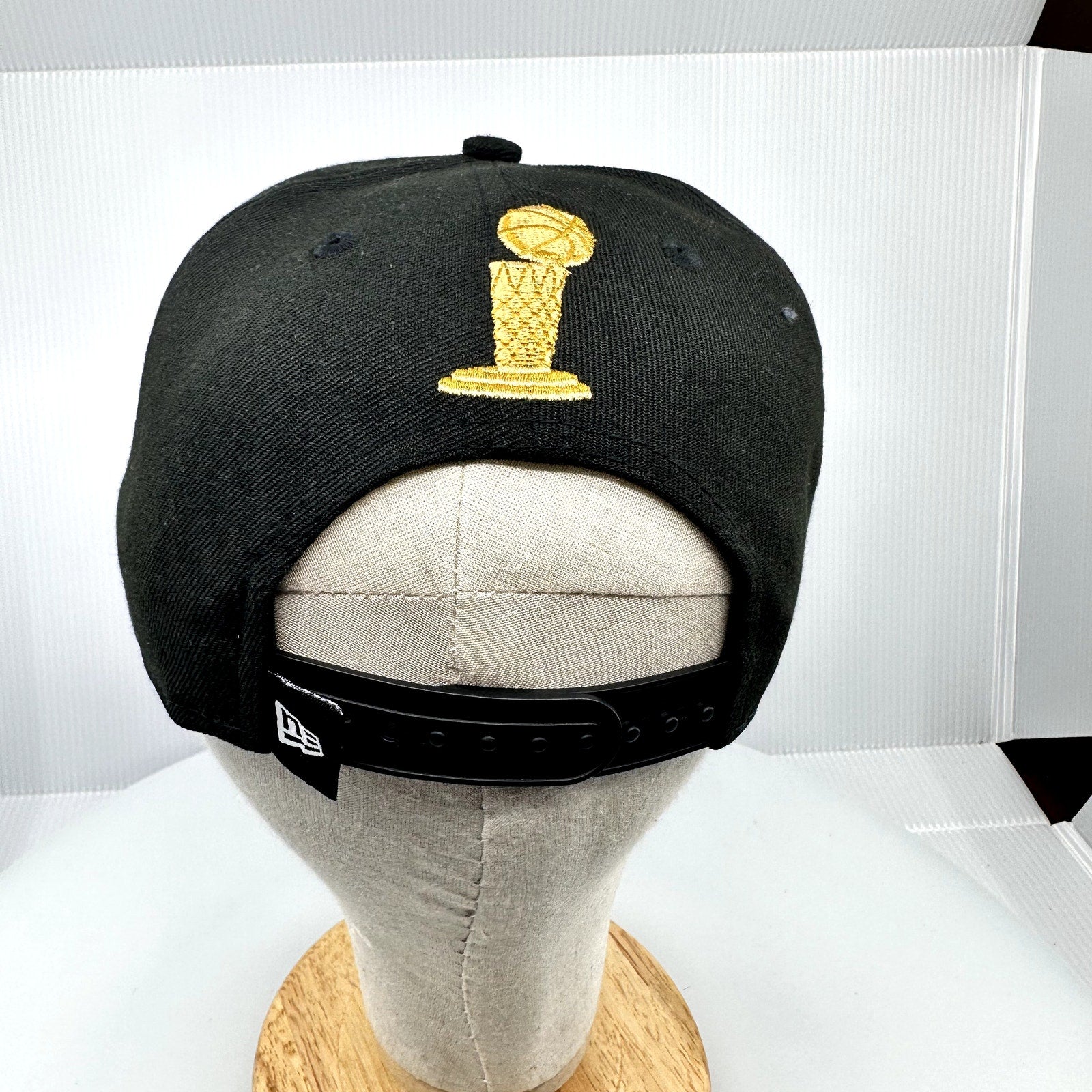 New Era Mens Cap Denver Nuggets 2023 NBA Champs Series Edition Locker Black OS