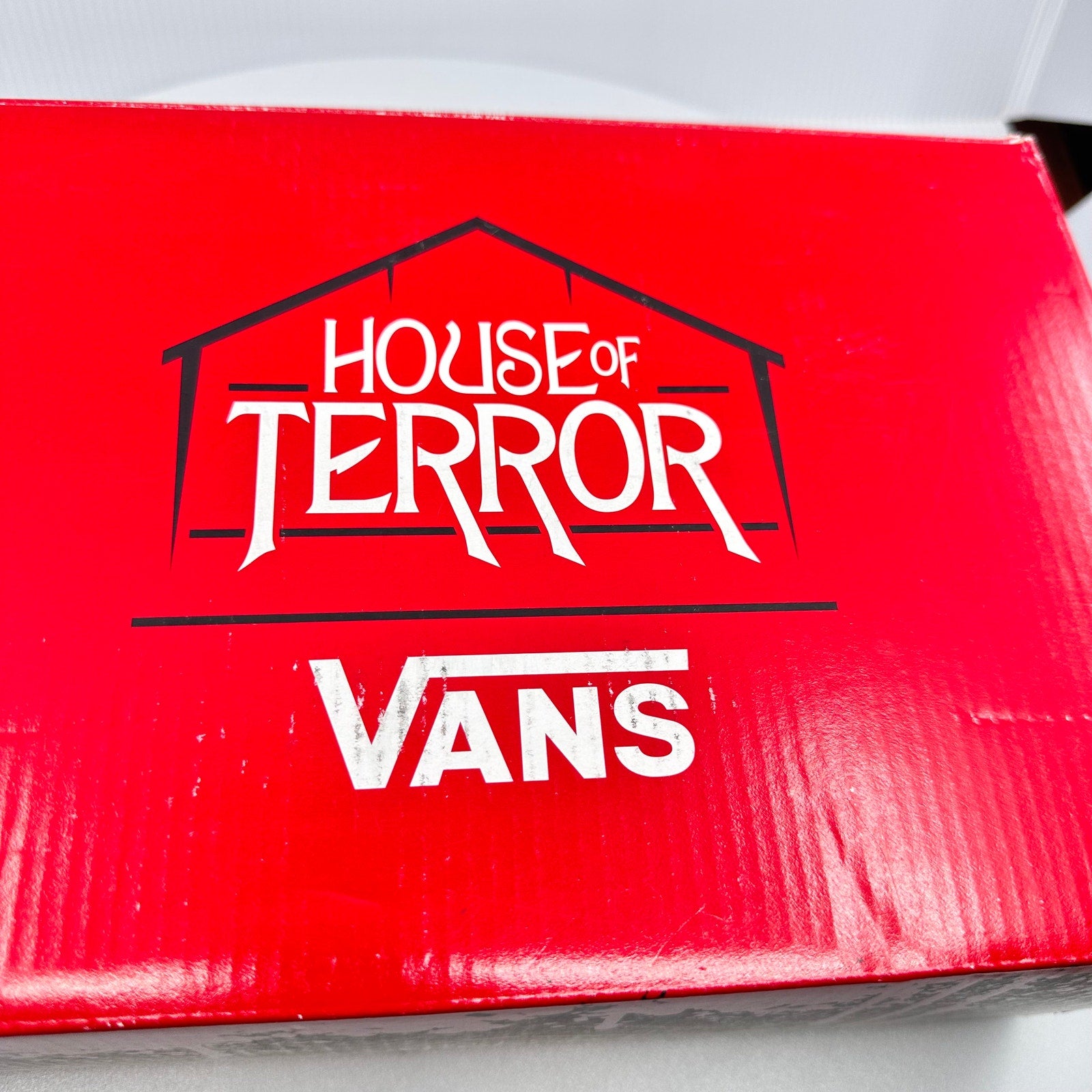 Vans Unisex Sneakers House of Terror x SK8-HI The Nightmare on Elm Street Red 90