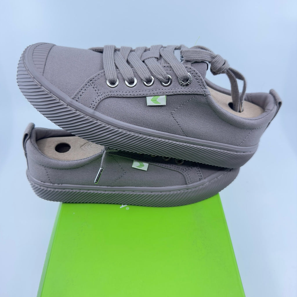 Cariuma Unisex Oca Low Sneaker Shoes Lace-Up All Mystic Grey Canvas Womens 5.5